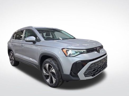 New 2026 Volkswagen Taos SE AWD/4WD image 3