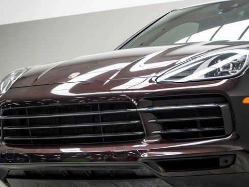 Used 2023 Porsche Cayenne Coupe image 2