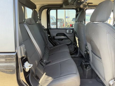Used 2023 Jeep Gladiator Overland image 29