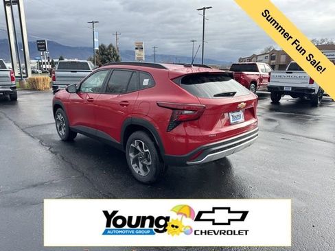 New 2026 Chevrolet Trax LT w/ Driver Confidence Package FWD image 5