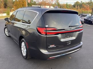 Used 2022 Chrysler Pacifica Touring-L video 2