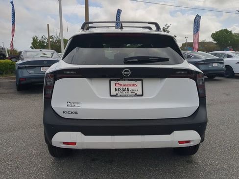 New 2026 Nissan Kicks SV w/ Charging Package FWD image 5