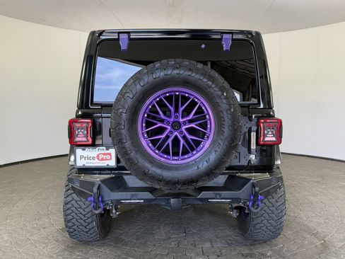 Used 2018 Jeep Wrangler Unlimited Sahara w/ Dual Top Group AWD/4WD image 6