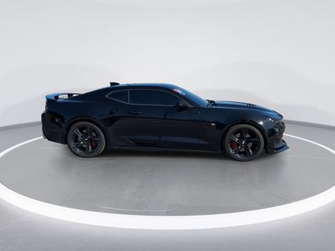 Used 2019 Chevrolet Camaro SS RWD image 4