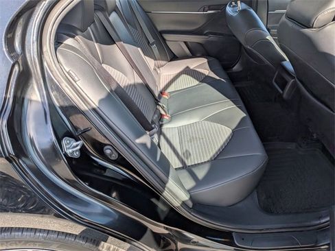 Used 2022 Toyota Camry SE w/ Cold Weather Package image 28