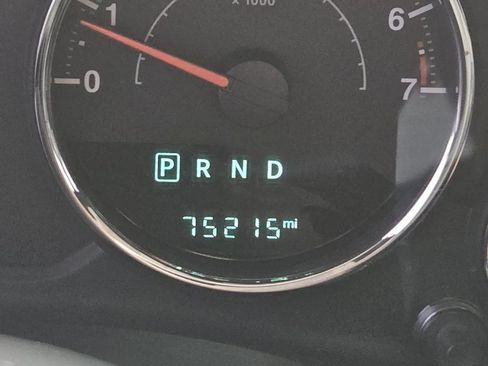 Used 2017 Jeep Wrangler Unlimited Rubicon w/ Connectivity Group image 19