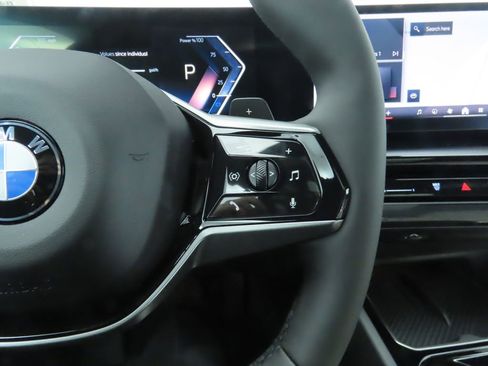 Certified 2025 BMW 530i w/ Premium Package image 13