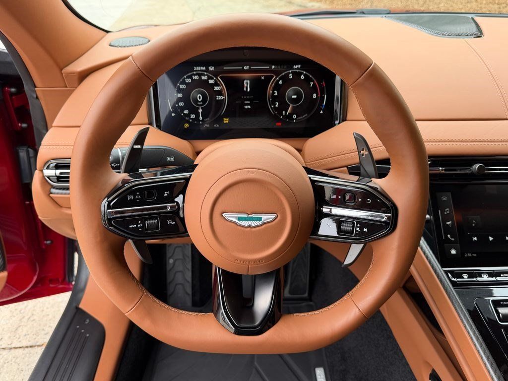 Used 2025 Aston Martin DB12 Coupe RWD image 22