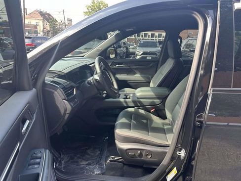 Used 2024 GMC Acadia AT4 w/ Luxury Package image 16