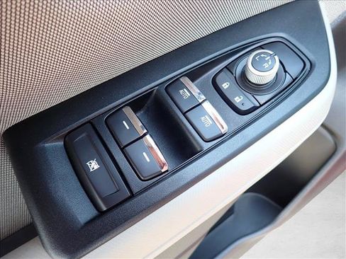 Certified 2025 Subaru Forester Premium AWD/4WD image 16