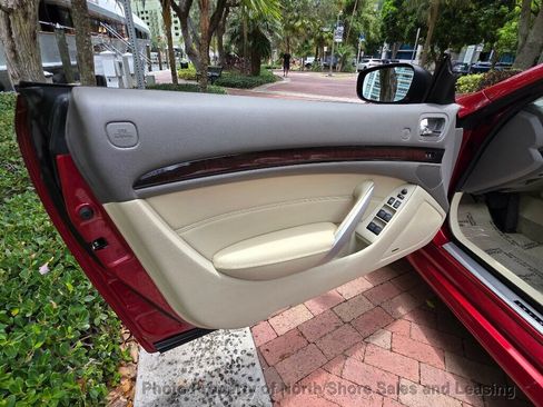 Used 2014 INFINITI Q60 Convertible w/ Premium Package RWD image 35