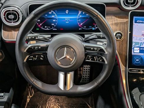 Used 2025 Mercedes-Benz GLC 300 4MATIC image 16