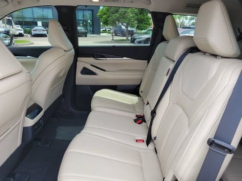Used 2025 INFINITI QX60 Sensory w/ Cargo Package AWD/4WD image 13
