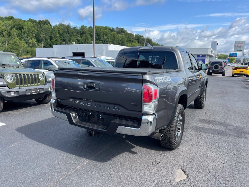 Used 2023 Toyota Tacoma TRD Off-Road w/ Black Out Package (TMS) AWD/4WD image 5