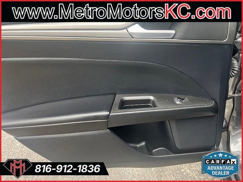 Used 2020 Ford Fusion SE image 22