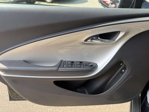 Used 2013 Chevrolet Volt FWD image 14