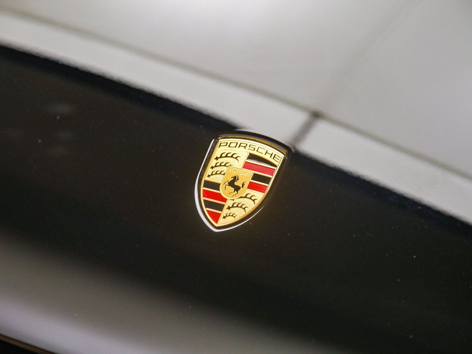 Certified 2026 Porsche Macan Turbo AWD/4WD image 10
