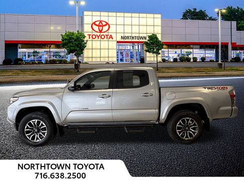 Used 2023 Toyota Tacoma TRD Sport w/ Advanced Technology Package image 2