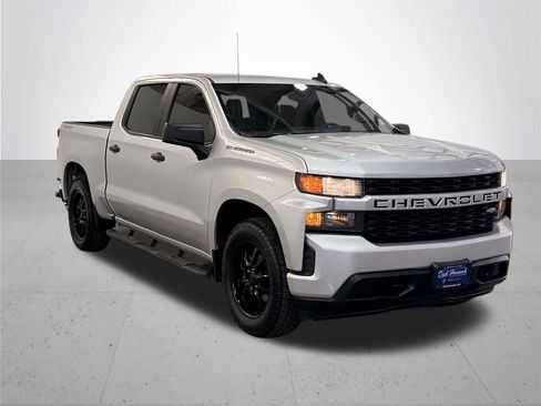Used 2019 Chevrolet Silverado 1500 Custom w/ Custom Value Package AWD/4WD image 8