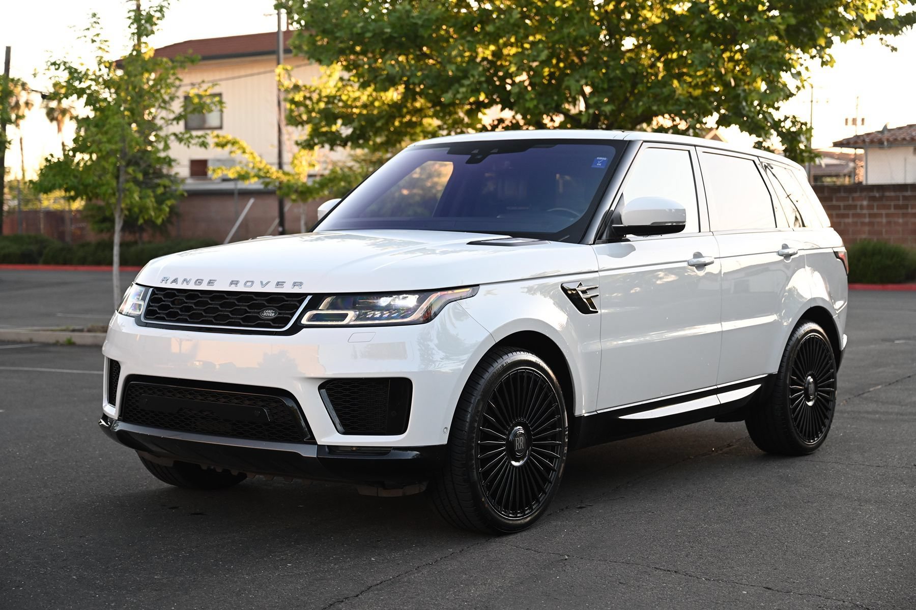 Used 2019 Land Rover Range Rover Sport HSE AWD/4WD image 3