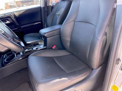 Used 2024 Toyota 4Runner TRD Off-Road Premium image 11