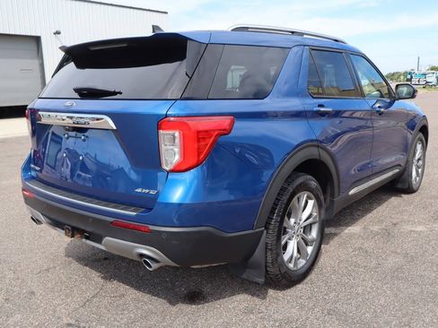 Used 2022 Ford Explorer Limited w/ Equipment Group 301A AWD/4WD image 3