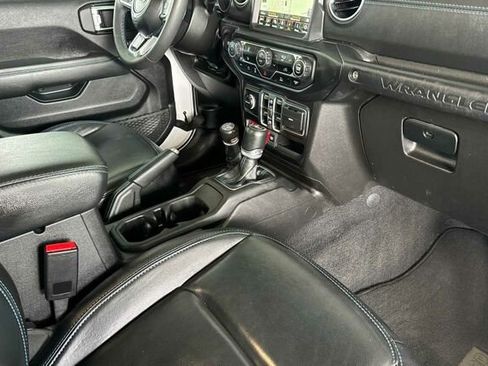 Used 2023 Jeep Wrangler Unlimited Rubicon 4xe AWD/4WD image 13