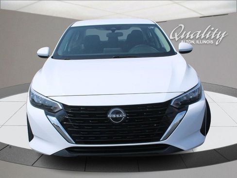 Used 2024 Nissan Sentra SV FWD image 11