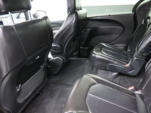 Used 2023 Chrysler Pacifica Touring-L w/ S Appearance Package FWD image 23