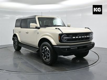 New 2025 Ford Bronco Outer Banks
