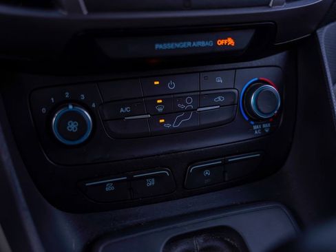 Used 2022 Ford Transit Connect XLT FWD image 25
