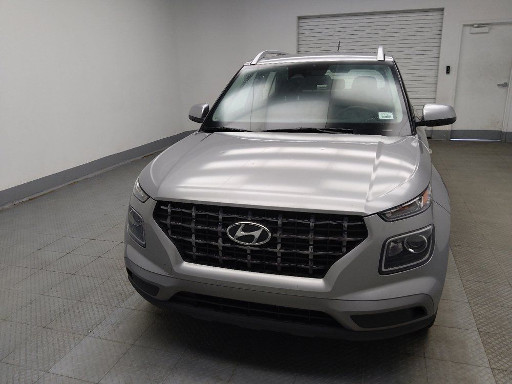 Used 2023 Hyundai Venue SEL FWD image 15