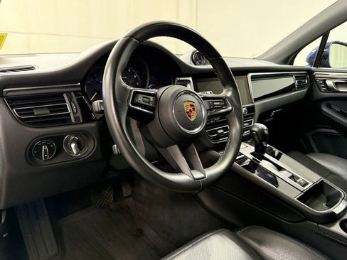 Certified 2022 Porsche Macan AWD/4WD image 16