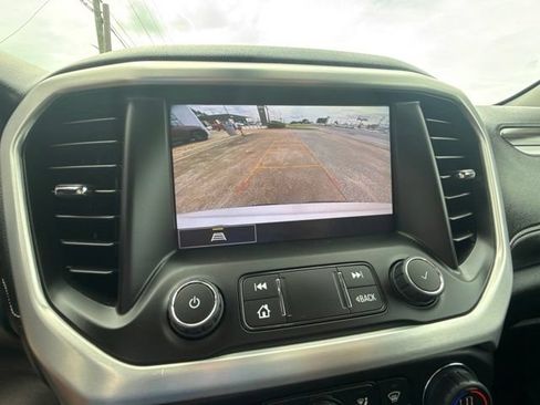 Used 2023 GMC Acadia SLT FWD image 29