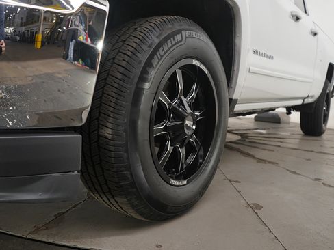 Used 2019 Chevrolet Silverado 1500 LT image 24