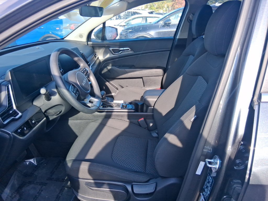 Used 2024 Kia Sportage LX AWD/4WD image 10