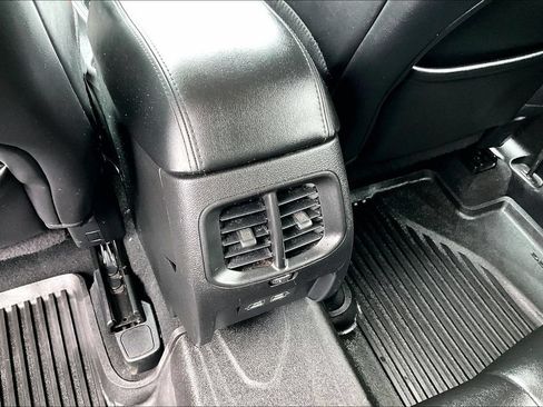 Used 2021 Jeep Cherokee Latitude Plus AWD/4WD image 33