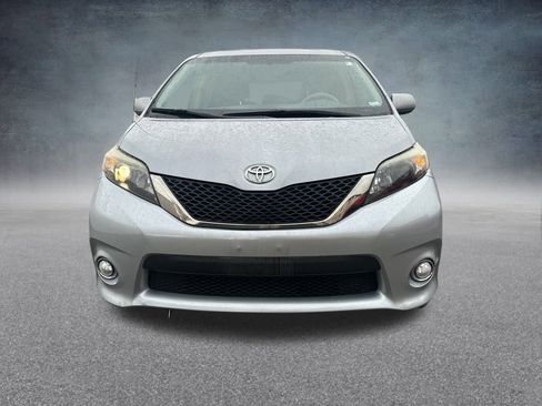 Used 2013 Toyota Sienna SE image 9