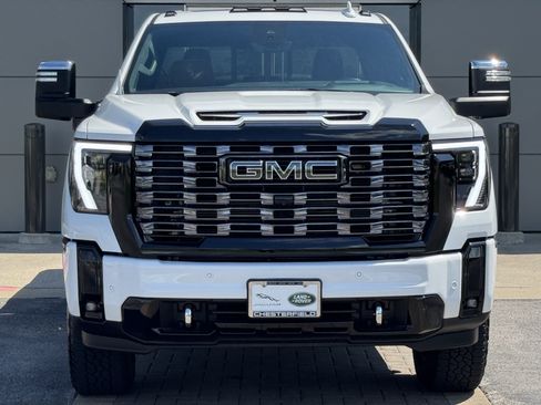 Used 2025 GMC Sierra 2500 Denali Ultimate AWD/4WD image 8