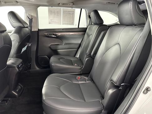 Used 2023 Toyota Highlander Limited AWD/4WD image 18