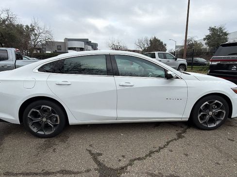 Used 2022 Chevrolet Malibu LT image 4