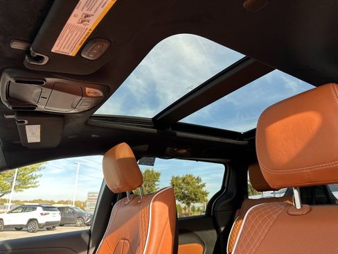 New 2026 Chrysler Pacifica Pinnacle w/ Trailer Tow Group image 2