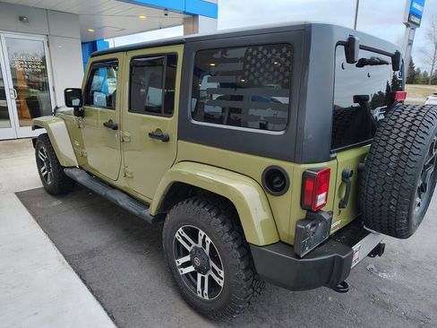 Used 2013 Jeep Wrangler Unlimited Sahara w/ Dual Top Group AWD/4WD image 7