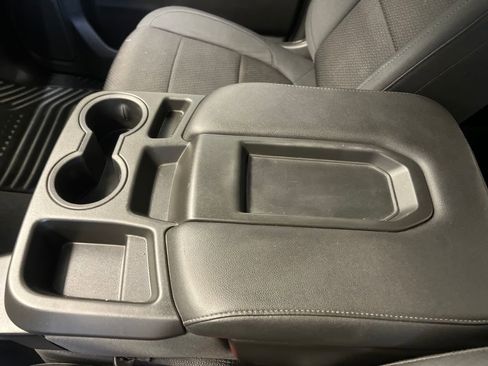 Used 2019 Chevrolet Silverado 1500 Custom w/ Custom Value Package AWD/4WD image 29