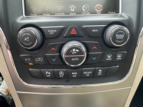 Used 2017 Jeep Grand Cherokee Limited w/ Luxury Group II AWD/4WD image 30