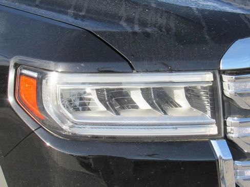 Used 2023 GMC Acadia SLT FWD image 10