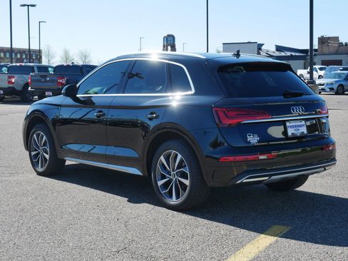 Used 2021 Audi Q5 2.0T Premium w/ Convenience Package AWD/4WD image 3