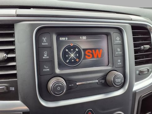 Used 2024 RAM 1500 Classic SLT AWD/4WD image 7