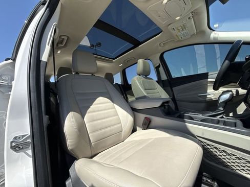 Used 2019 Ford Escape Titanium image 25