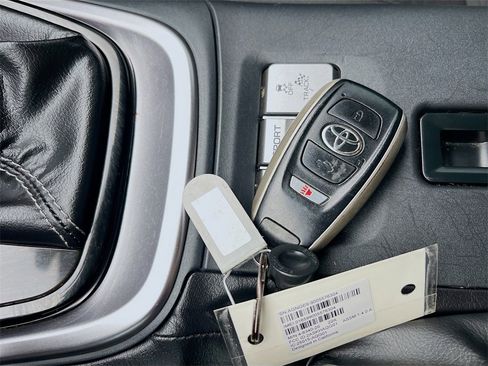 Used 2024 Toyota GR86 image 31